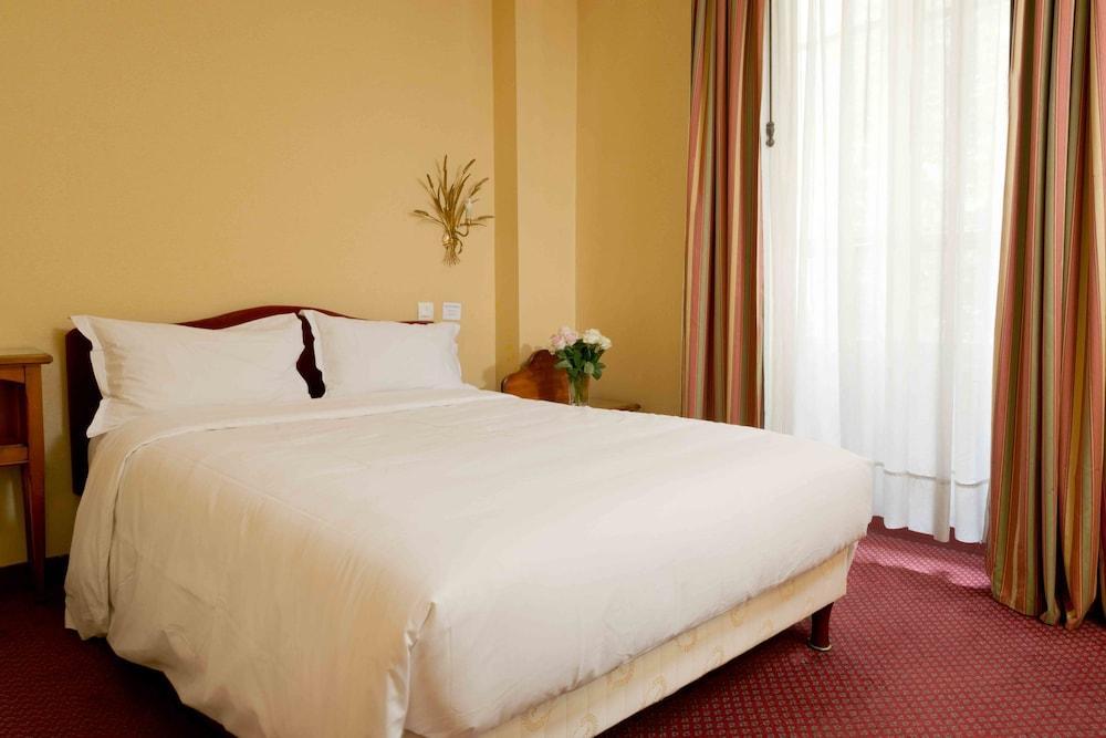 Courcelles Mederic Hotel Párizs Kültér fotó